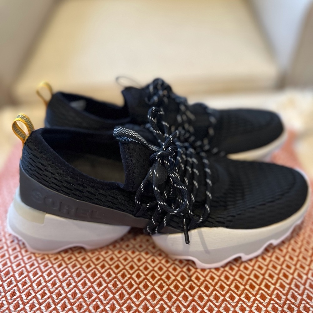 NWOT Sorel Kinetic Impact Lace Sneaker Black/White Size 8.5